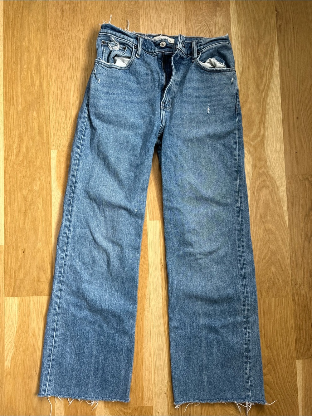 Abercrombie & Fitch The 90’s Relaxed Jean High Rise